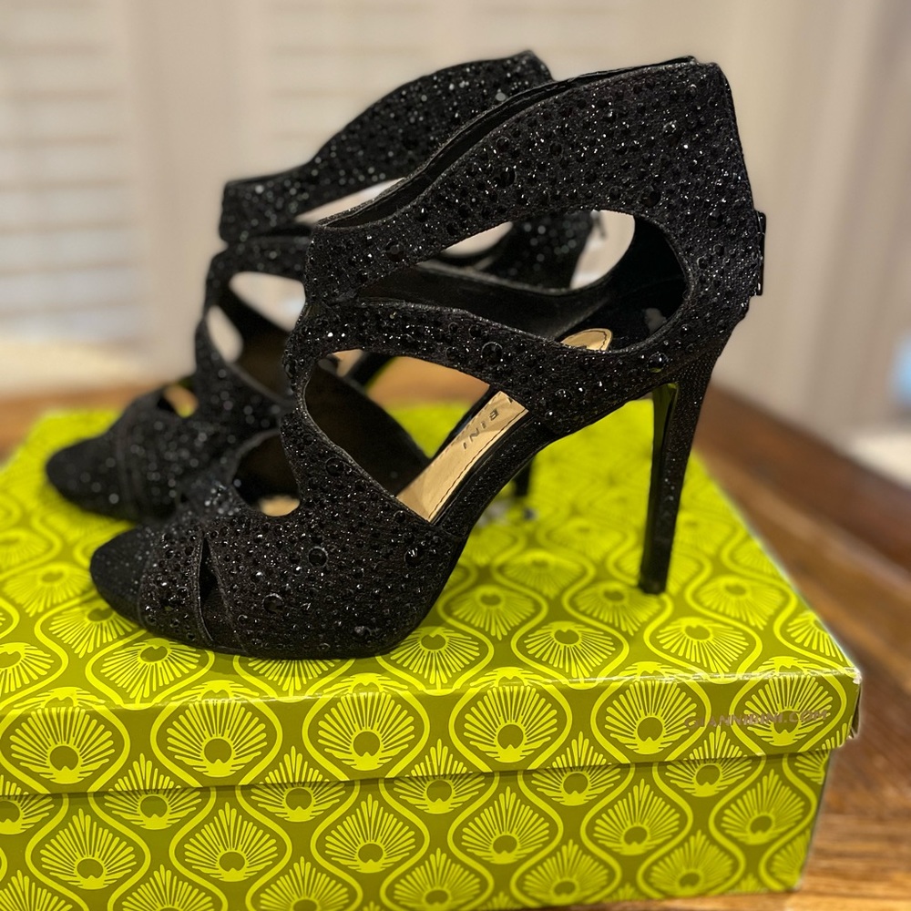 Gianni Bini Black Jeweled Heels Sz 7